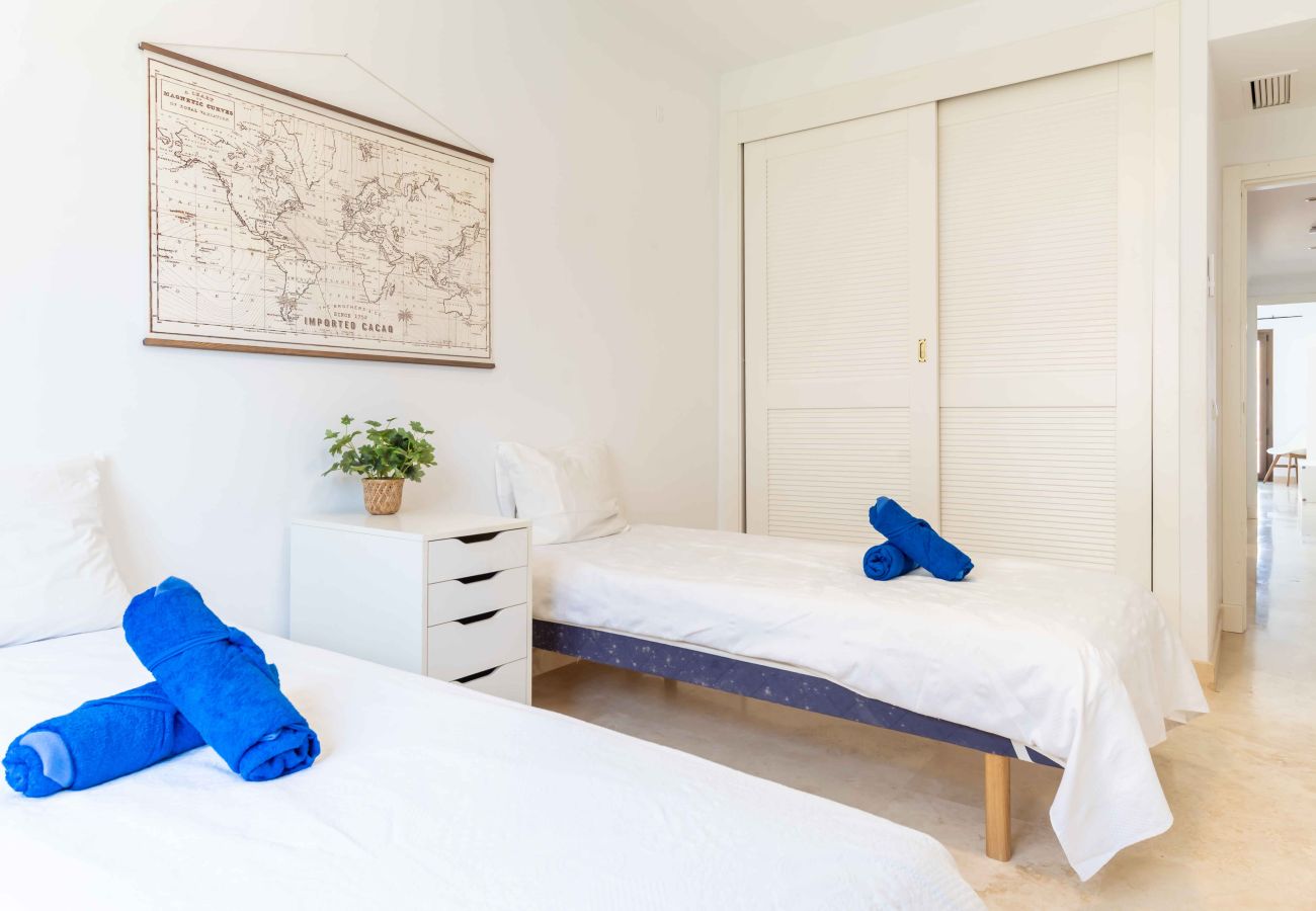 Apartment in Mijas - 4 minutes stroll to Restaurants and Mini market. 15min. drive to Fuengirola beach