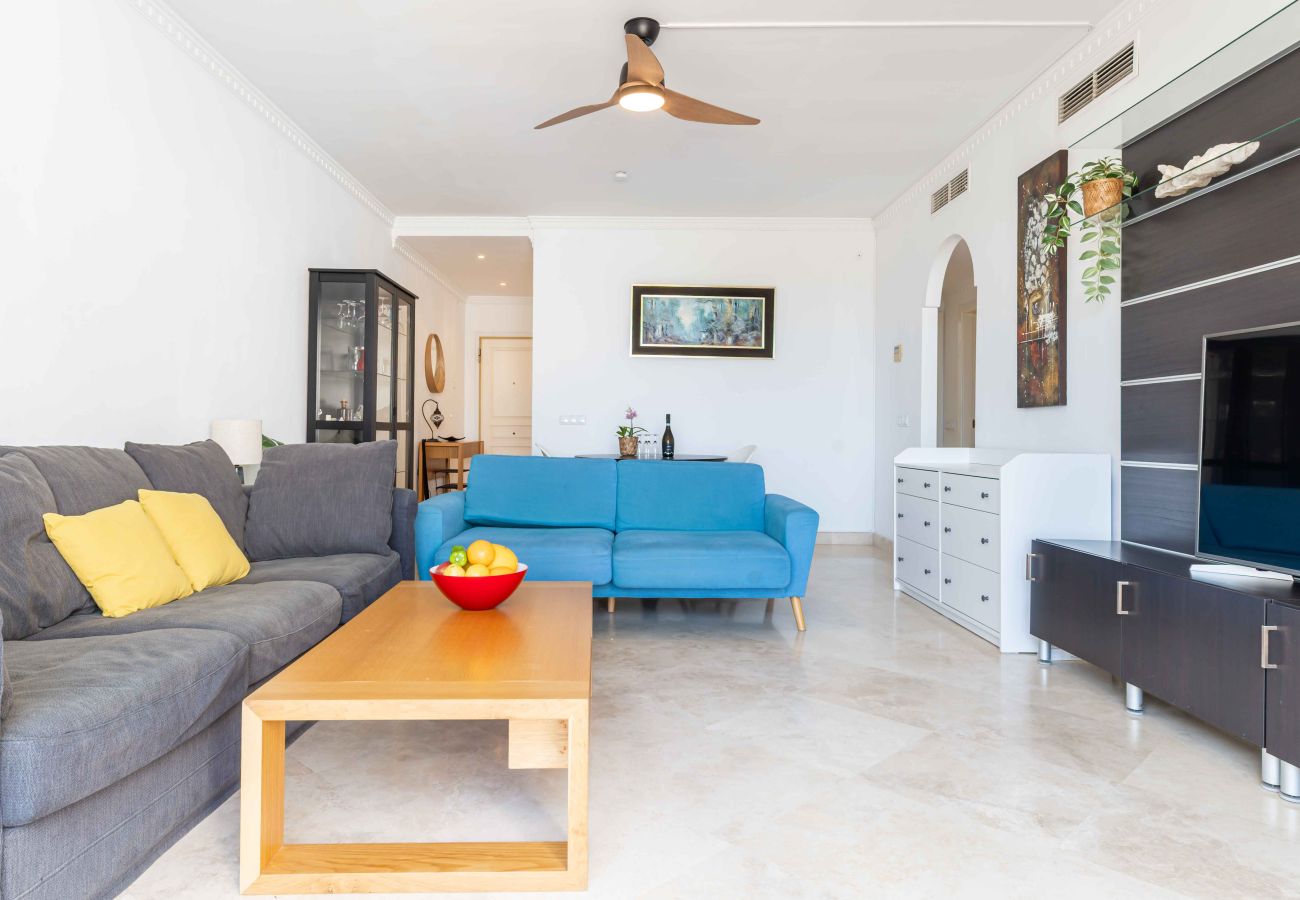 Apartment in Mijas - 4 minutes stroll to Restaurants and Mini market. 15min. drive to Fuengirola beach
