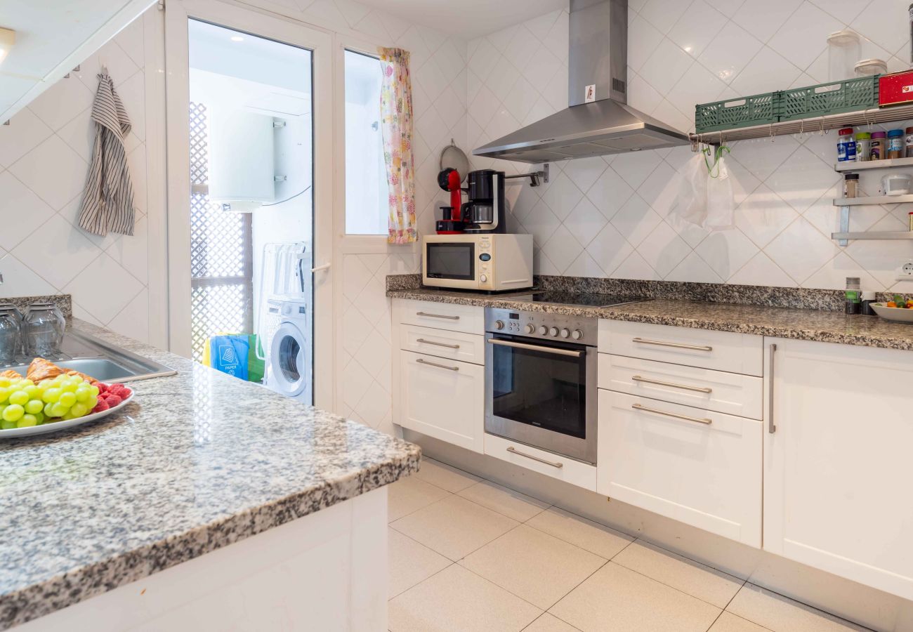 Apartment in Mijas - 4 minutes stroll to Restaurants and Mini market. 15min. drive to Fuengirola beach