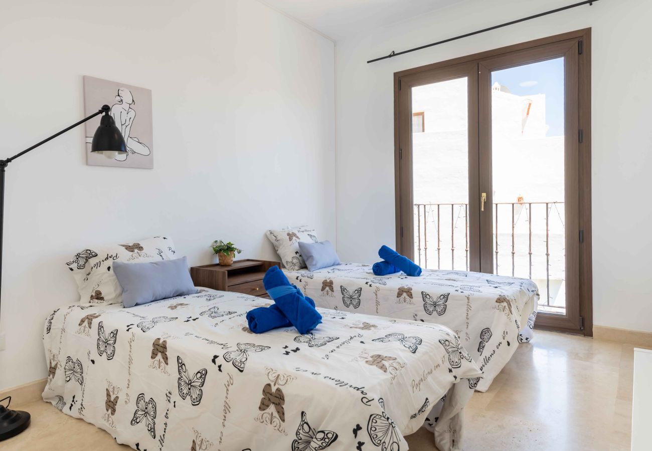 Apartment in Mijas - 4 minutes stroll to Restaurants and Mini market. 15min. drive to Fuengirola beach