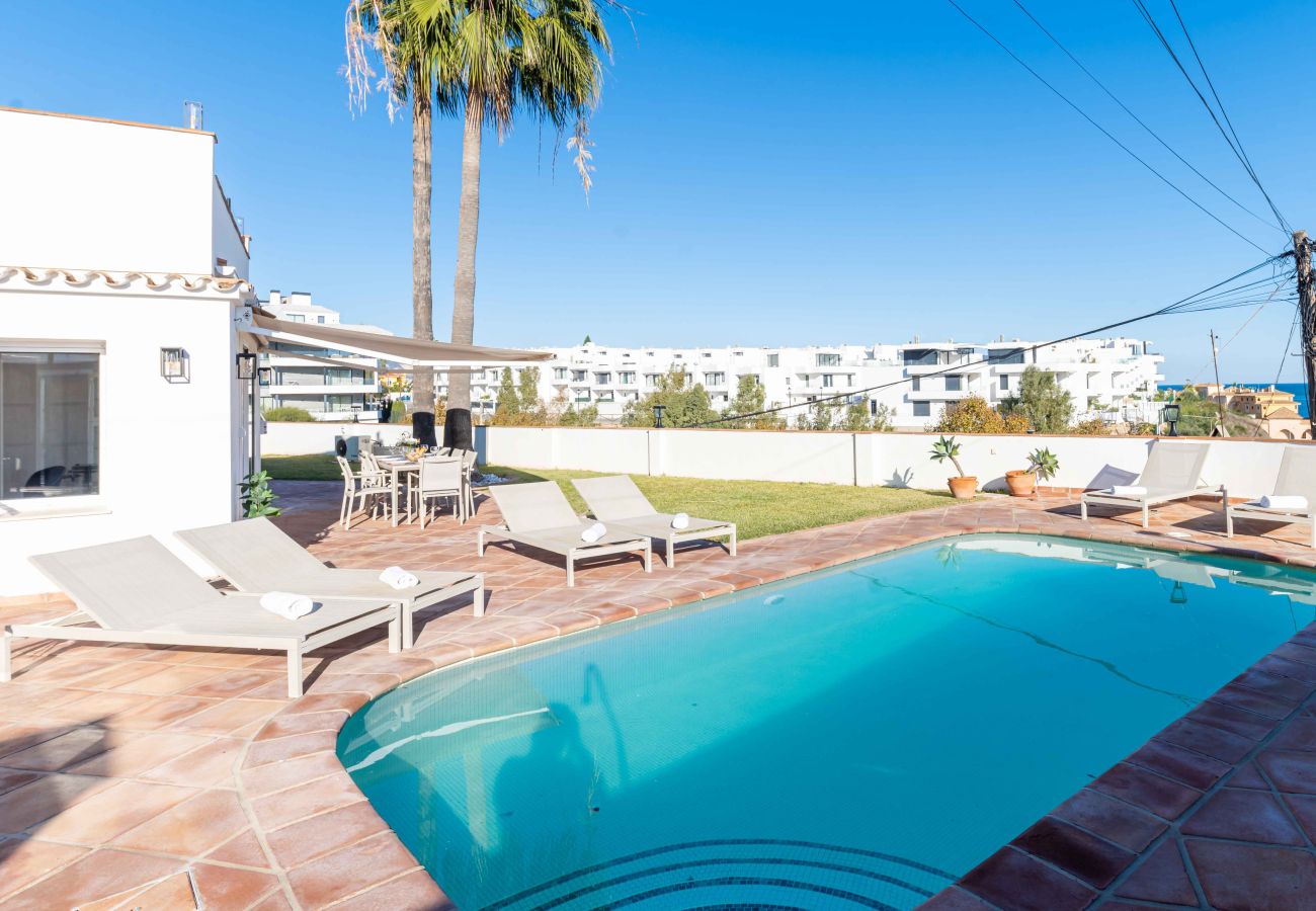 Villa in Mijas Costa - Lovely Sea view Villa with only 7 minutes walk to the Fuengirola Beach