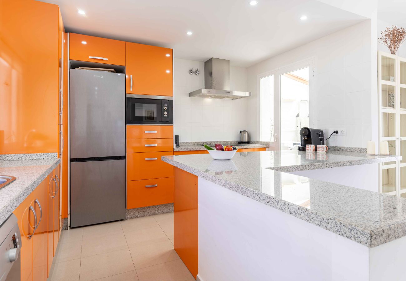 Apartment in Marbella - Lovely Penthouse! Walk only 20min to Puerto Banús