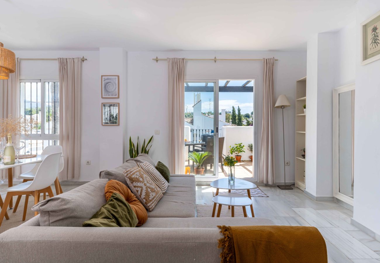 Apartment in Marbella - Lovely Penthouse! Walk only 20min to Puerto Banús
