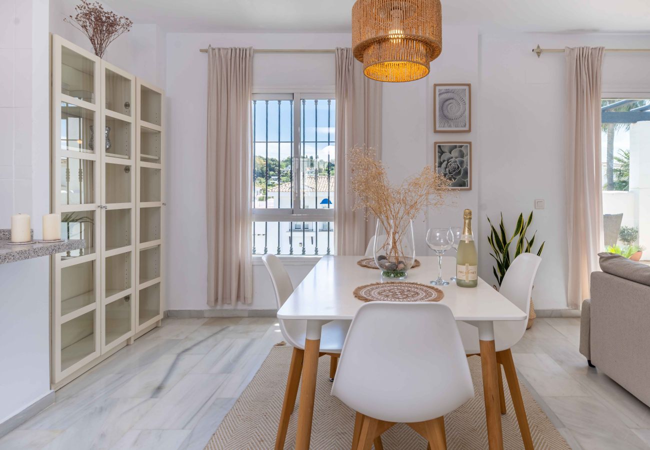 Apartment in Marbella - Lovely Penthouse! Walk only 20min to Puerto Banús