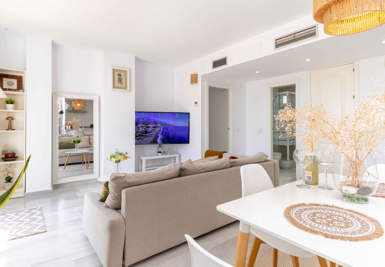 Apartment in Marbella - Lovely Penthouse! Walk only 20min to Puerto Banús