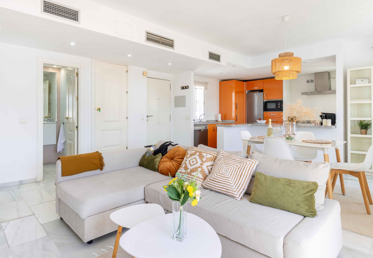 Apartment in Marbella - Lovely Penthouse! Walk only 20min to Puerto Banús
