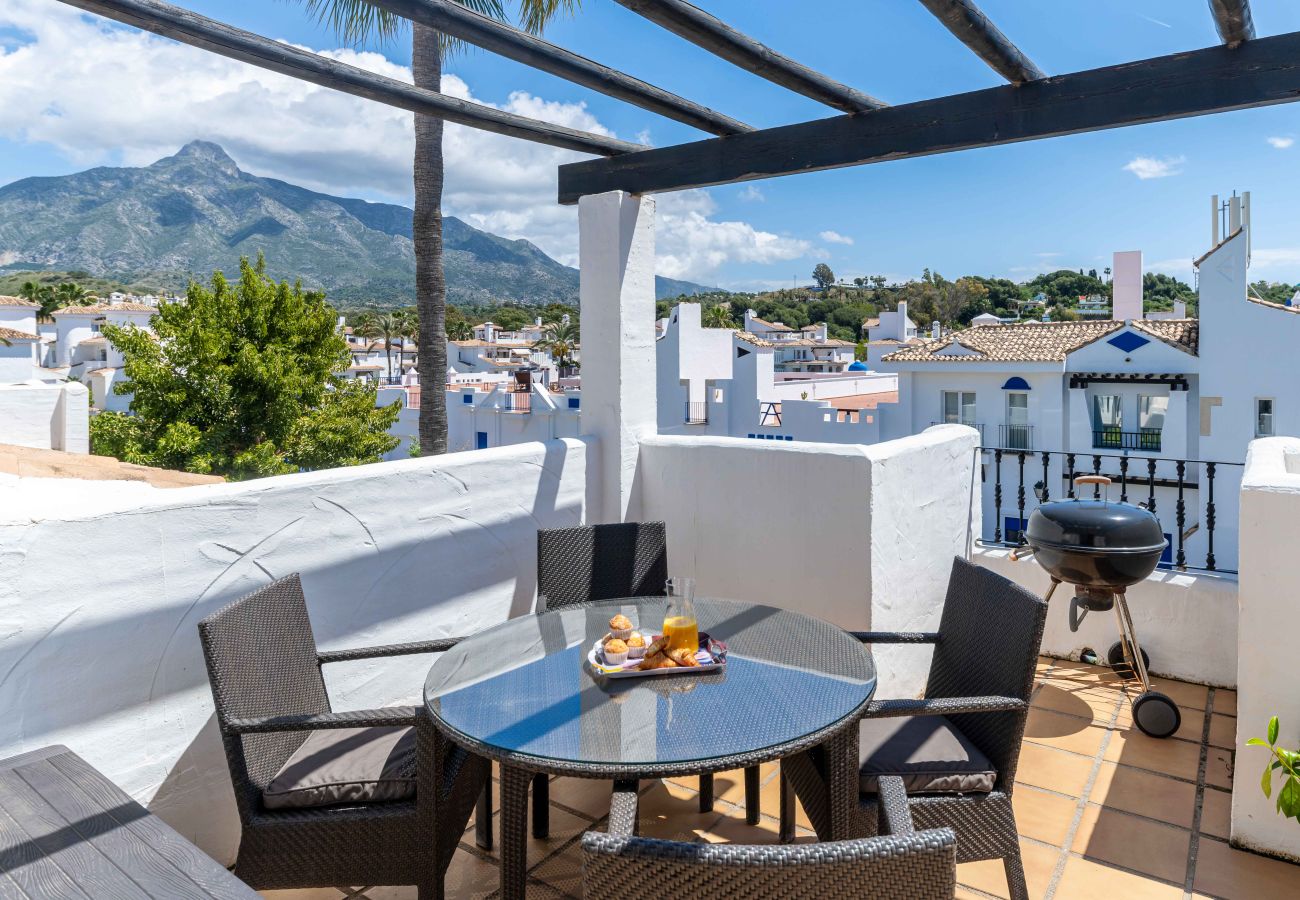 Apartment in Marbella - Lovely Penthouse! Walk only 20min to Puerto Banús
