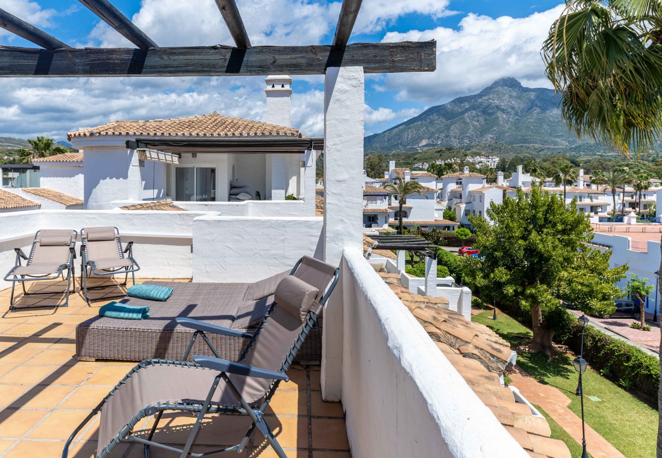 Apartment in Marbella - Lovely Penthouse! Walk only 20min to Puerto Banús