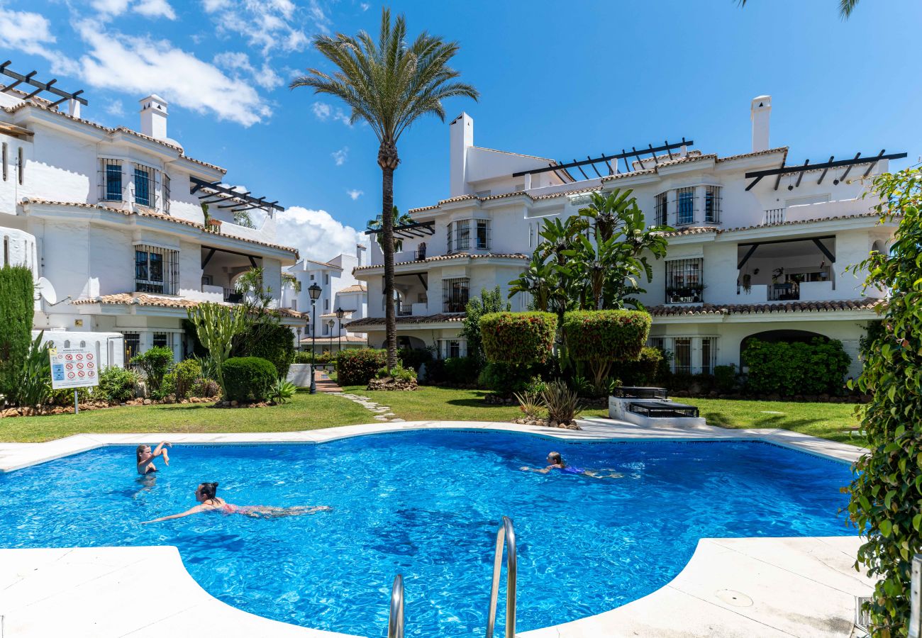 Apartment in Marbella - Lovely Penthouse! Walk only 20min to Puerto Banús