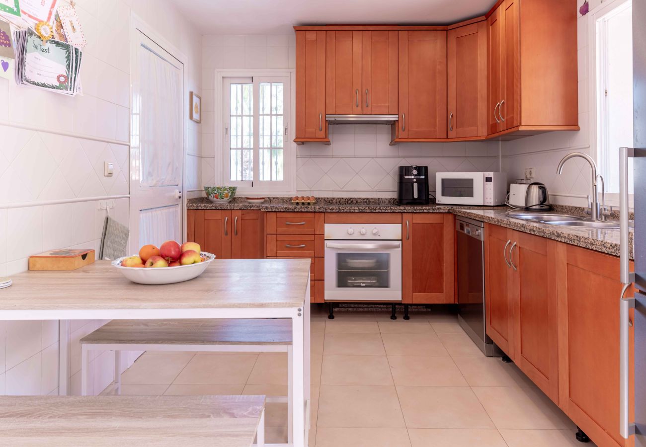 Villa in Mijas Costa - Beautiful Villa, only 5 min walk to Restaurants, Padel Club and Fitness