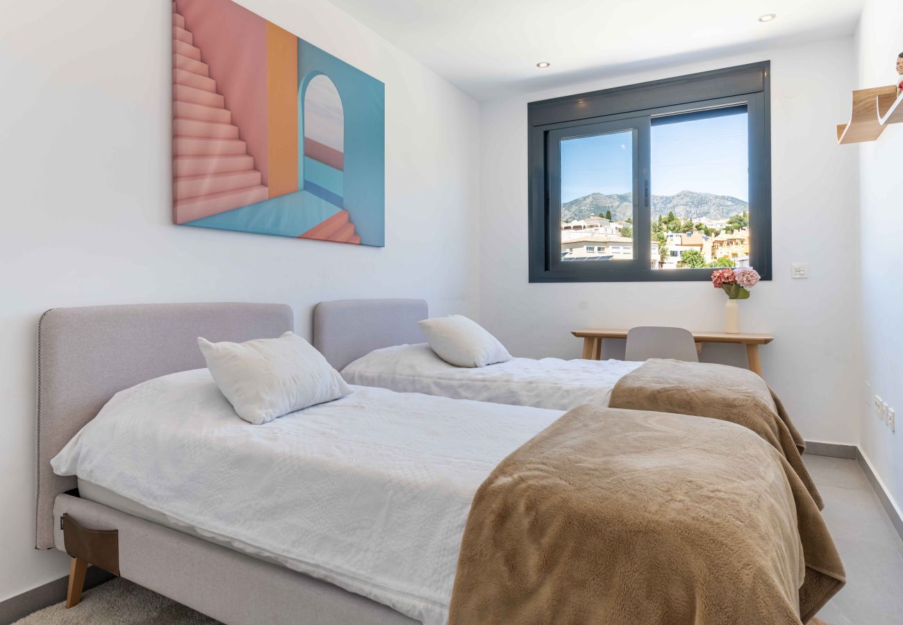 Terraced House in Fuengirola -  Modern Luxury Townhouse, only 10min walk to Fuengirola beach and Town