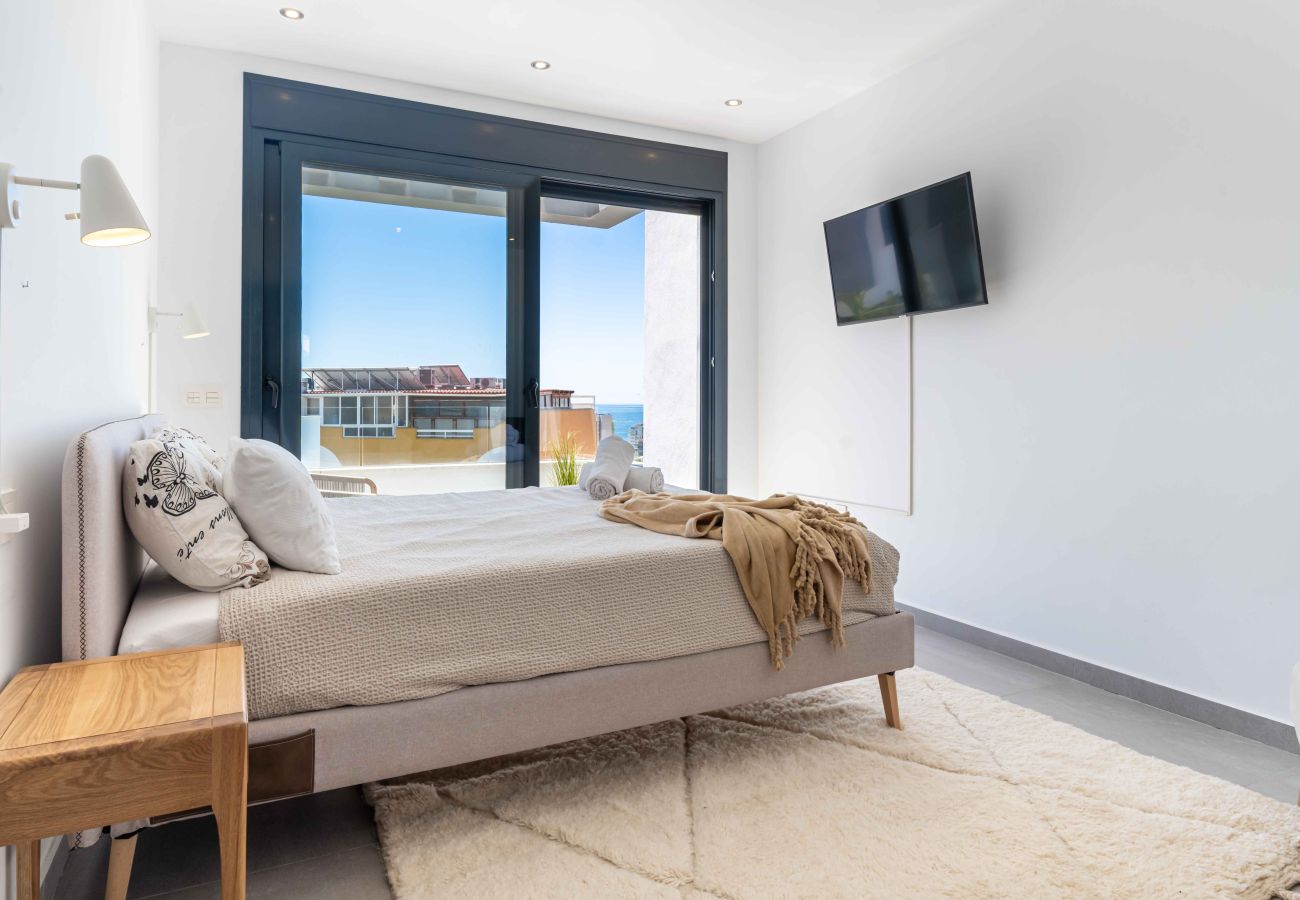Terraced House in Fuengirola -  Modern Luxury Townhouse, only 10min walk to Fuengirola beach and Town