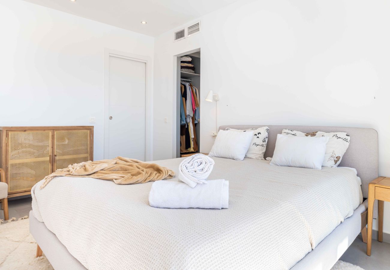 Terraced House in Fuengirola -  Modern Luxury Townhouse, only 10min walk to Fuengirola beach and Town