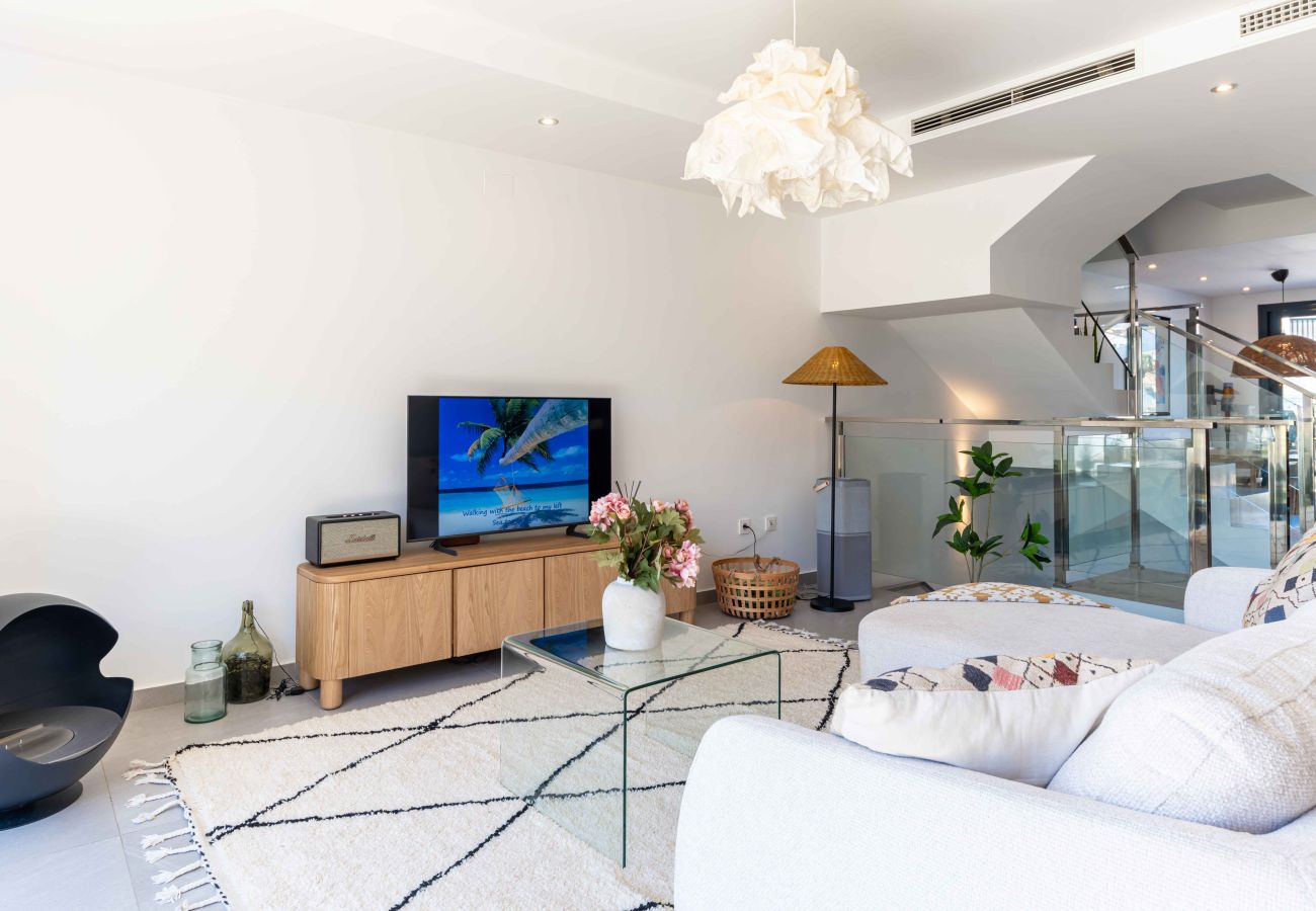 Terraced House in Fuengirola -  Modern Luxury Townhouse, only 10min walk to Fuengirola beach and Town
