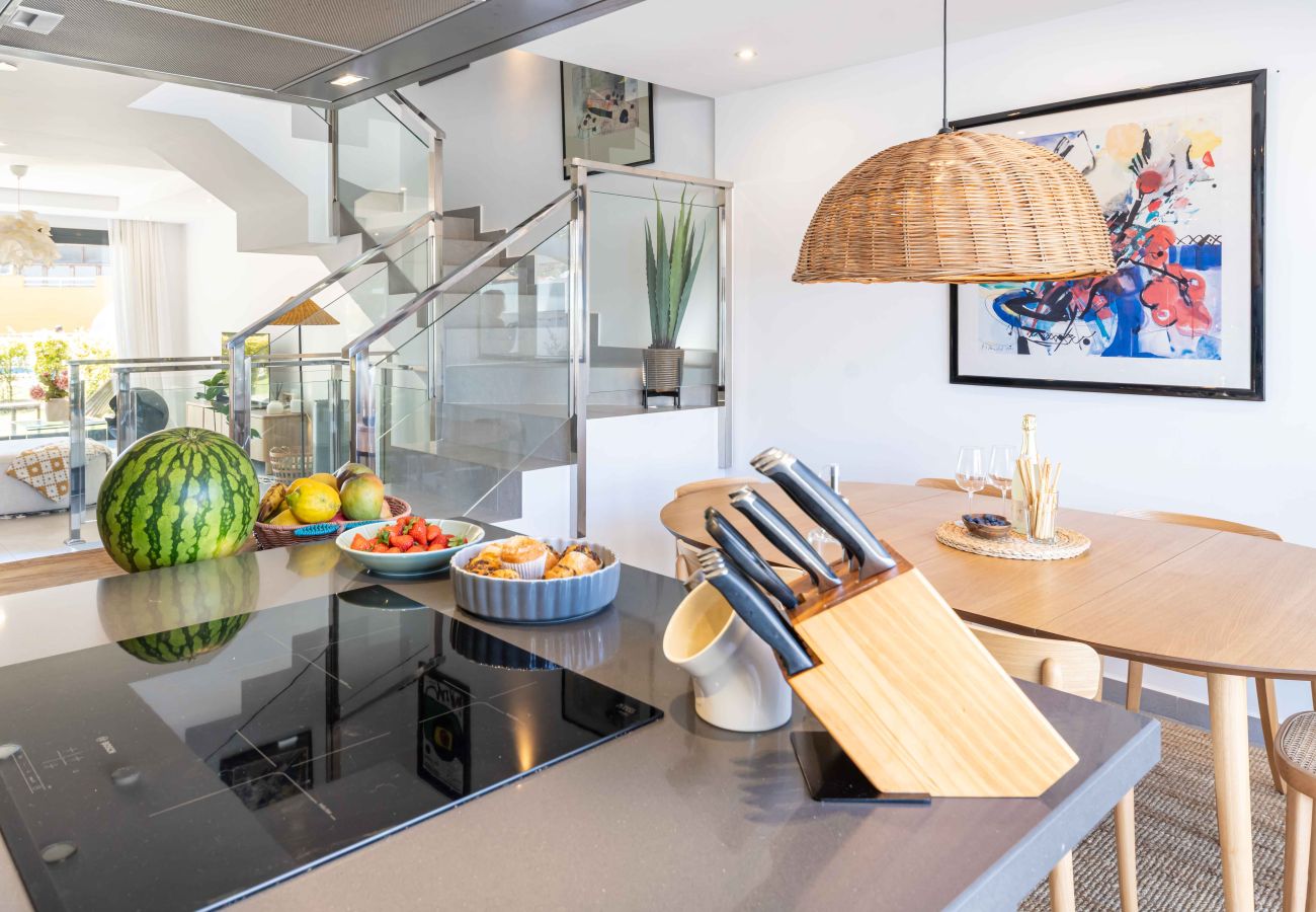 Terraced House in Fuengirola -  Modern Luxury Townhouse, only 10min walk to Fuengirola beach and Town