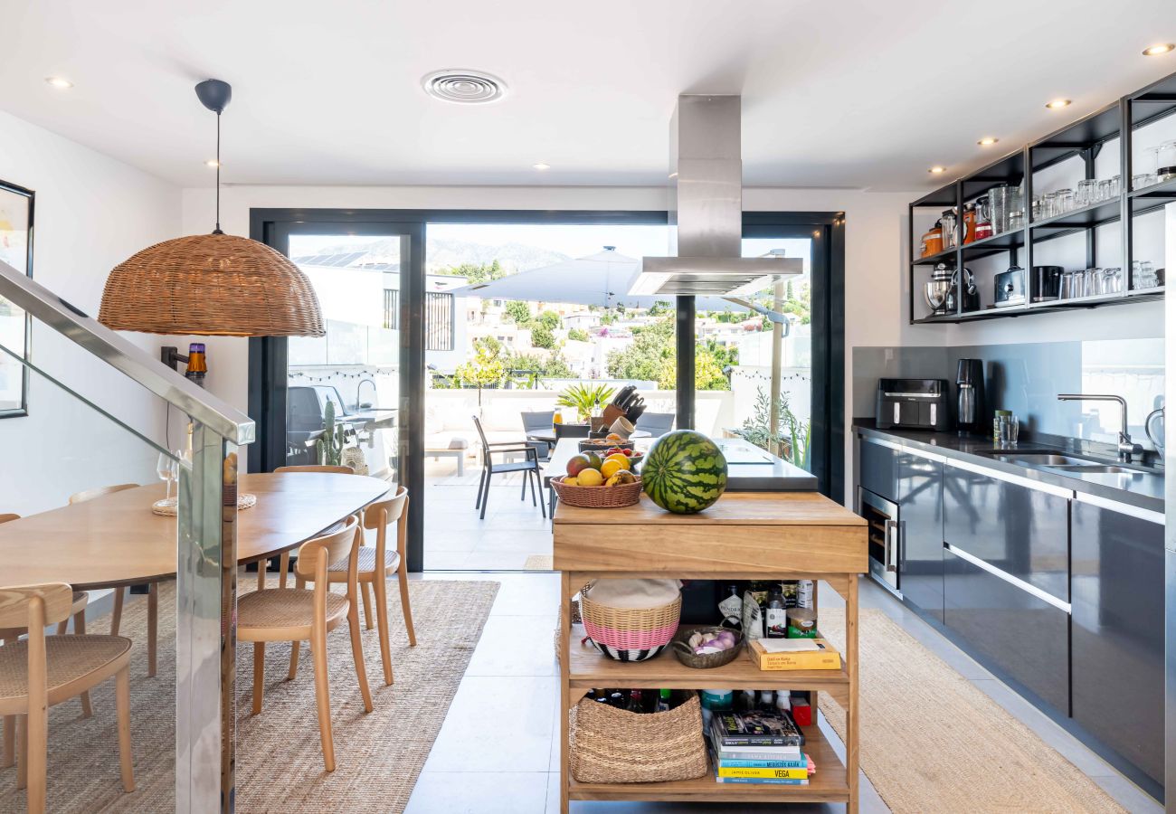 Terraced House in Fuengirola -  Modern Luxury Townhouse, only 10min walk to Fuengirola beach and Town