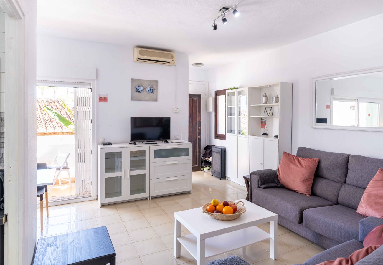 Apartment in Mijas Costa - Easy walk to lovely Beach, Restaurants and La Cala de Mijas Town