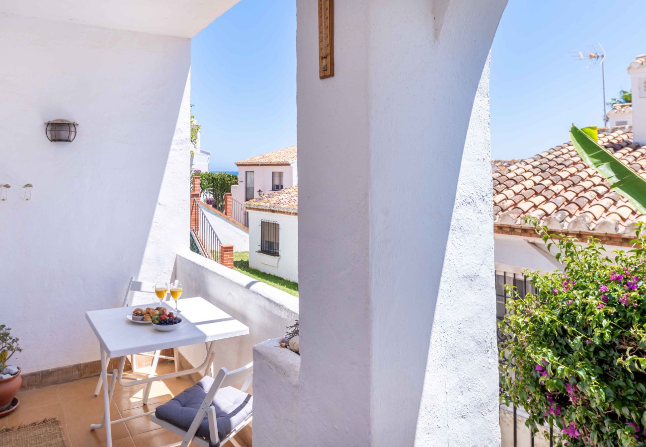 Apartment in Mijas Costa - Easy walk to lovely Beach, Restaurants and La Cala de Mijas Town