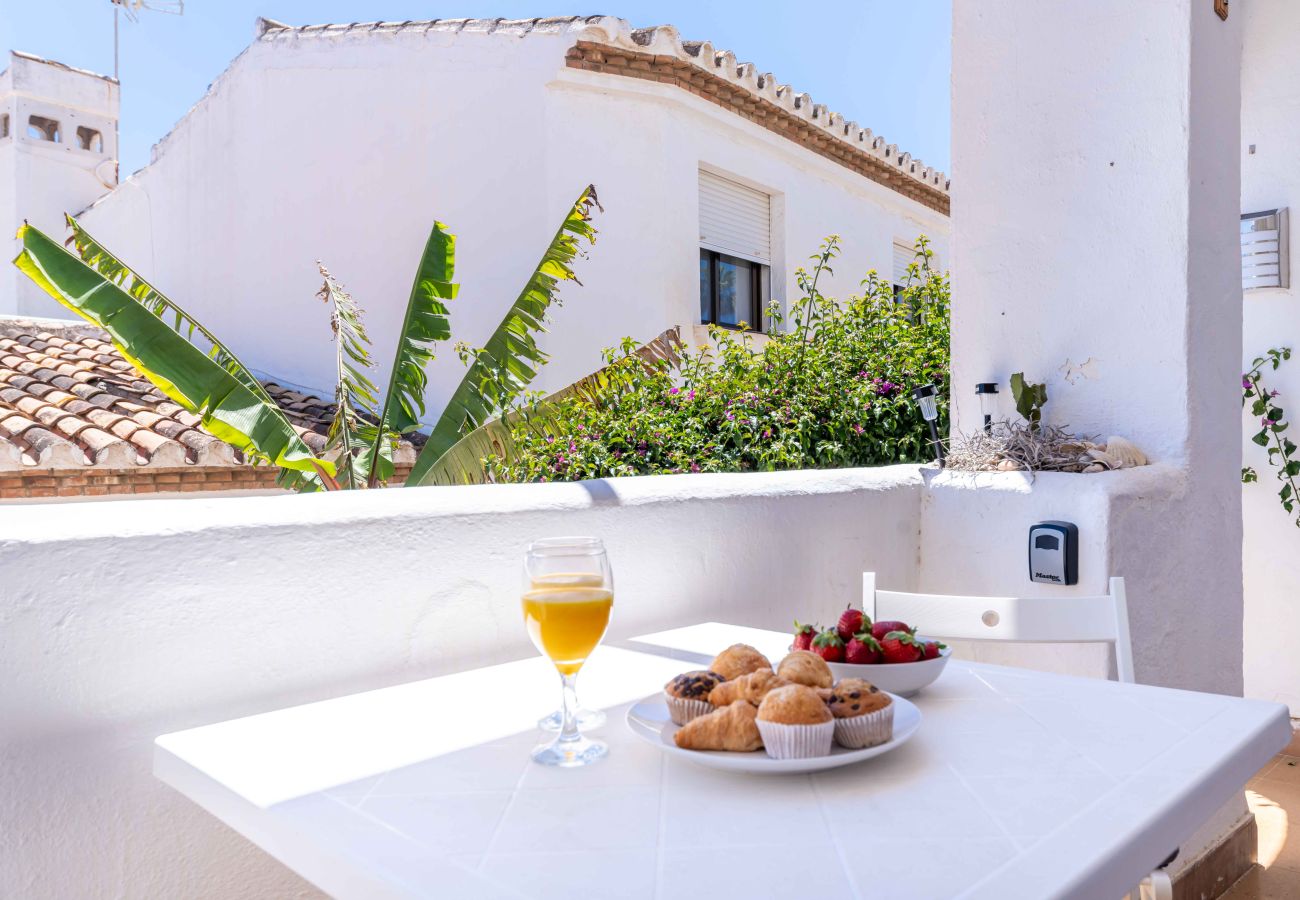 Apartment in Mijas Costa - Easy walk to lovely Beach, Restaurants and La Cala de Mijas Town