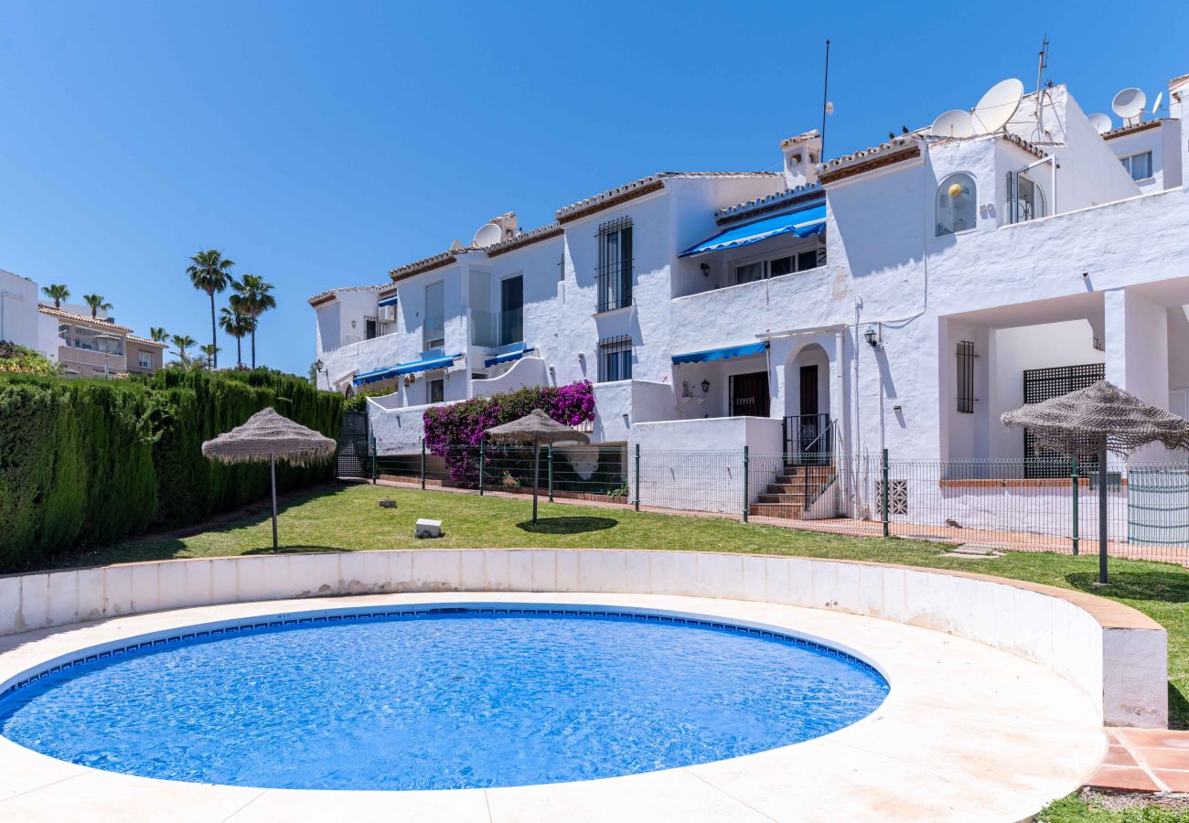 Apartment in Mijas Costa - Easy walk to lovely Beach, Restaurants and La Cala de Mijas Town