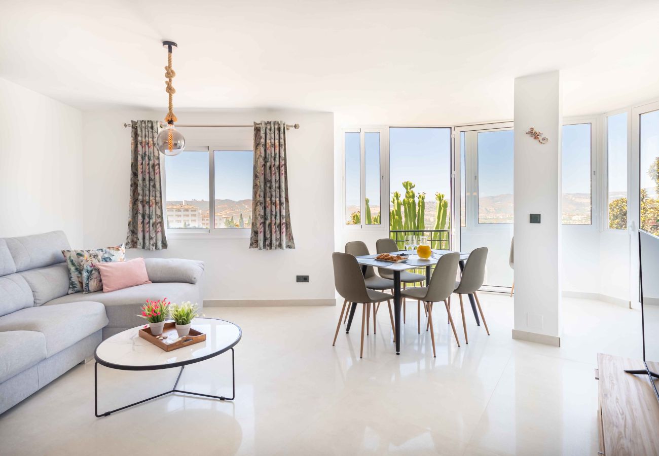 Apartment in Mijas Costa - Modern renovated apartment in Mijas Golf with lovely pool