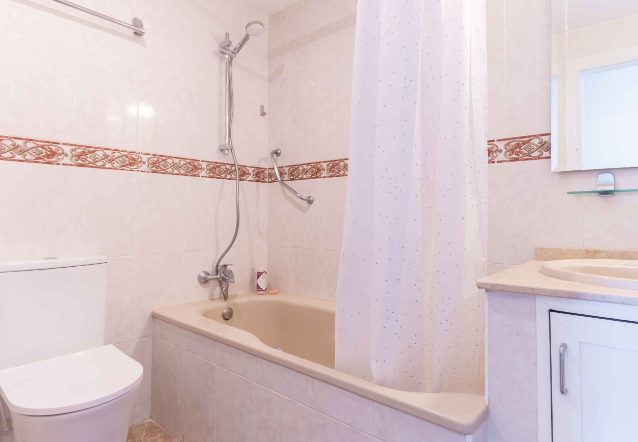 Apartment in Mijas Costa - Fantastic Beachfront Apartment 