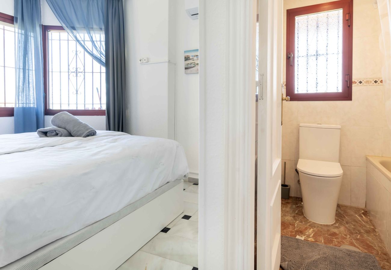 Apartment in Mijas Costa - Fantastic Beachfront Apartment 