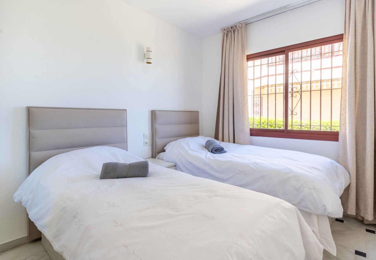 Apartment in Mijas Costa - Fantastic Beachfront Apartment 