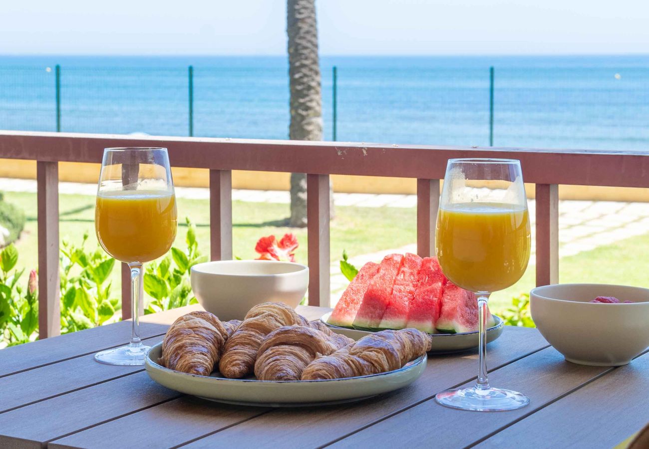 Apartment in Mijas Costa - Fantastic Beachfront Apartment 