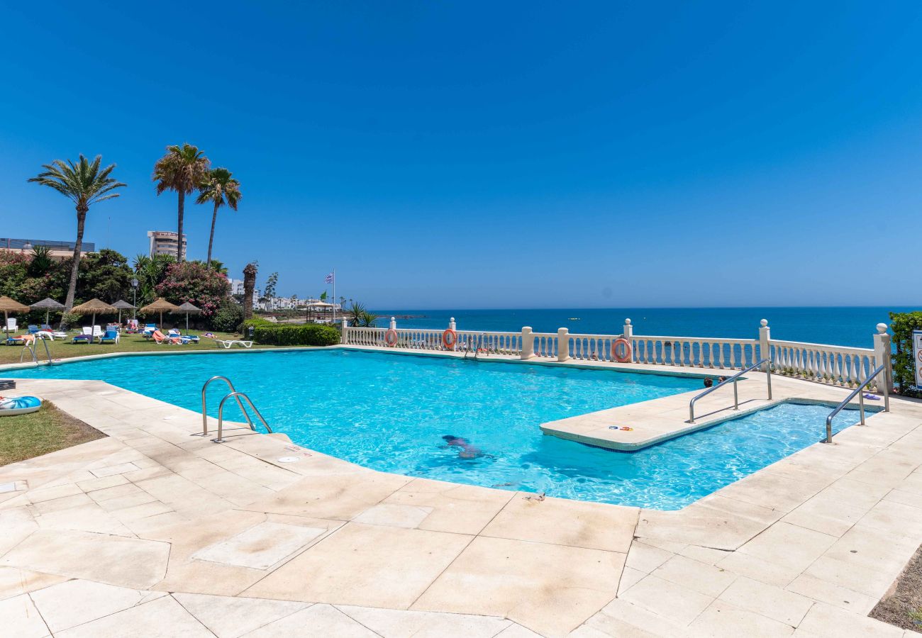 Apartment in Mijas Costa - Fantastic Beachfront Apartment 