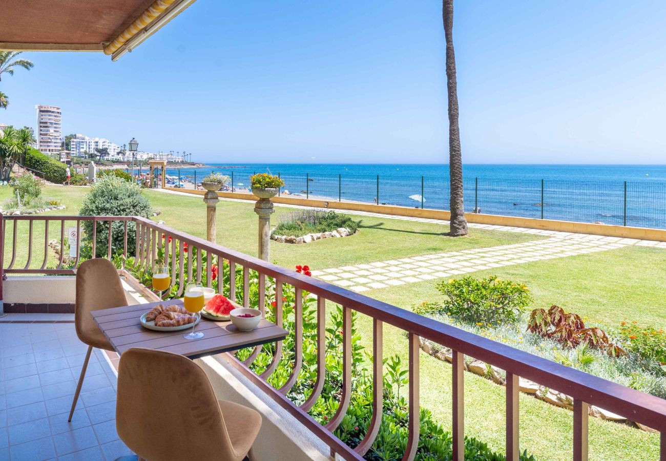 Apartment in Mijas Costa - Fantastic Beachfront Apartment 