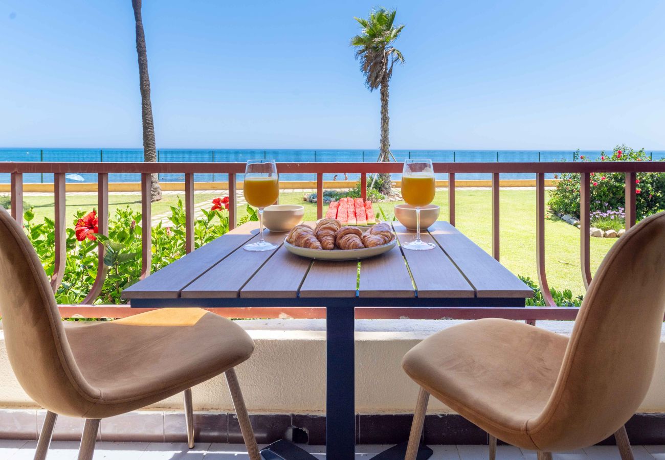 Apartment in Mijas Costa - Fantastic Beachfront Apartment 