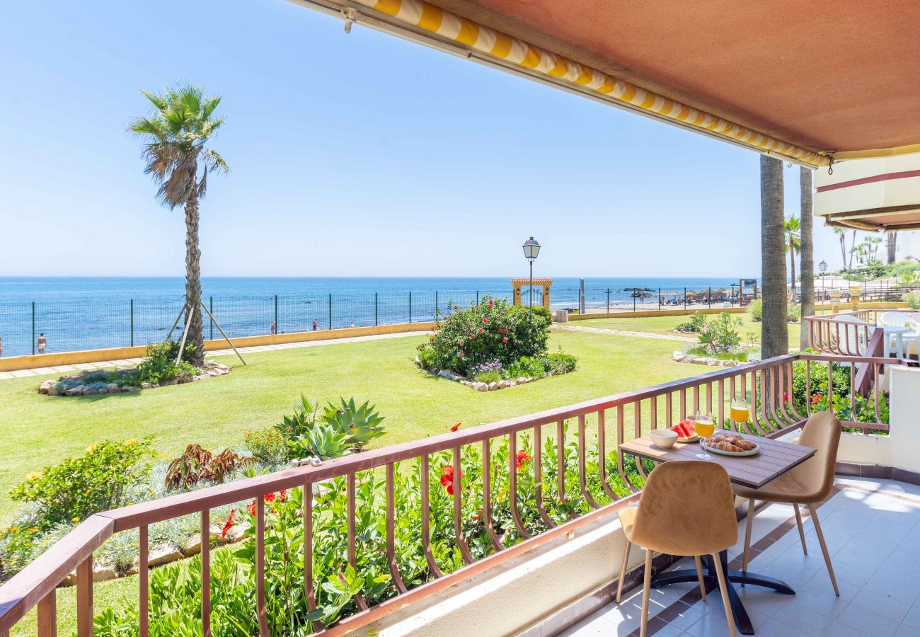 Apartment in Mijas Costa - Fantastic Beachfront Apartment 