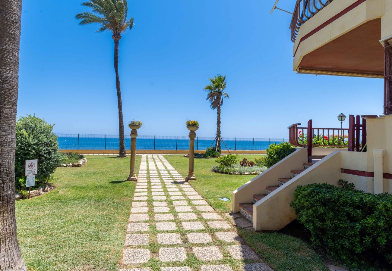 Apartment in Mijas Costa - Fantastic Beachfront Apartment 