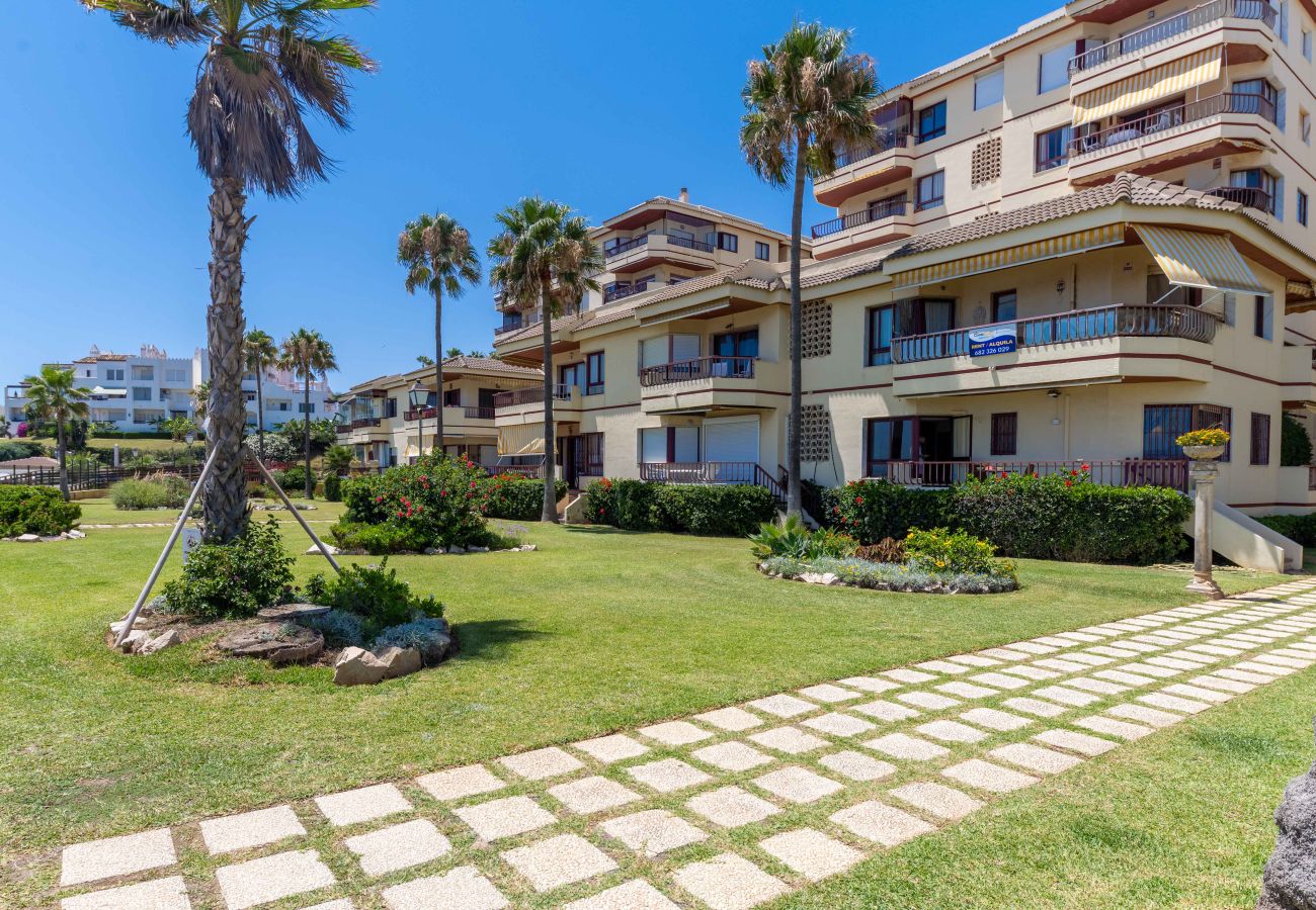 Apartment in Mijas Costa - Fantastic Beachfront Apartment 