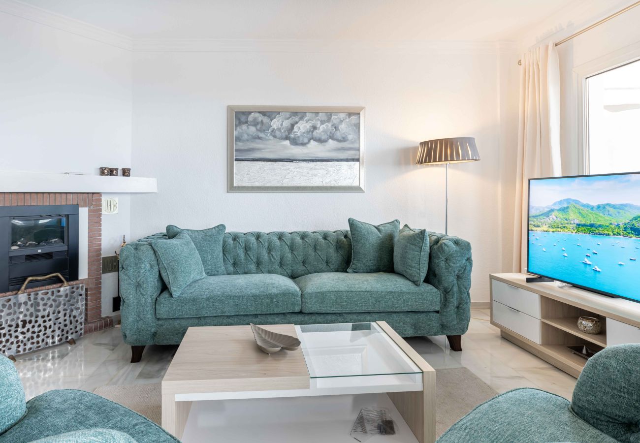 Apartment in Mijas Costa - Incredible Sea Views with short walk to Restaurants, Golf and Gym