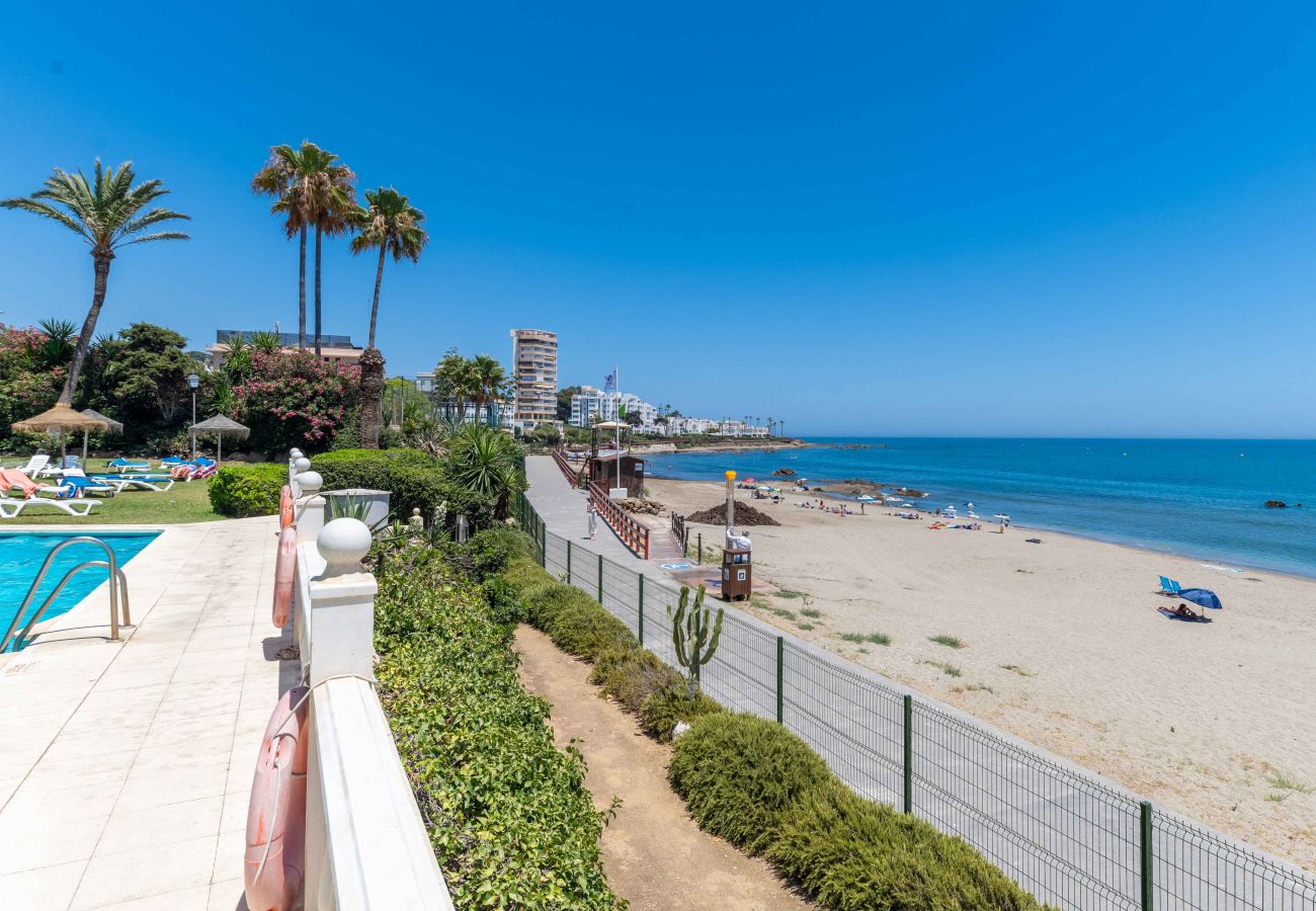 Apartment in Mijas Costa - Front Beach Complex with direct access to the beach