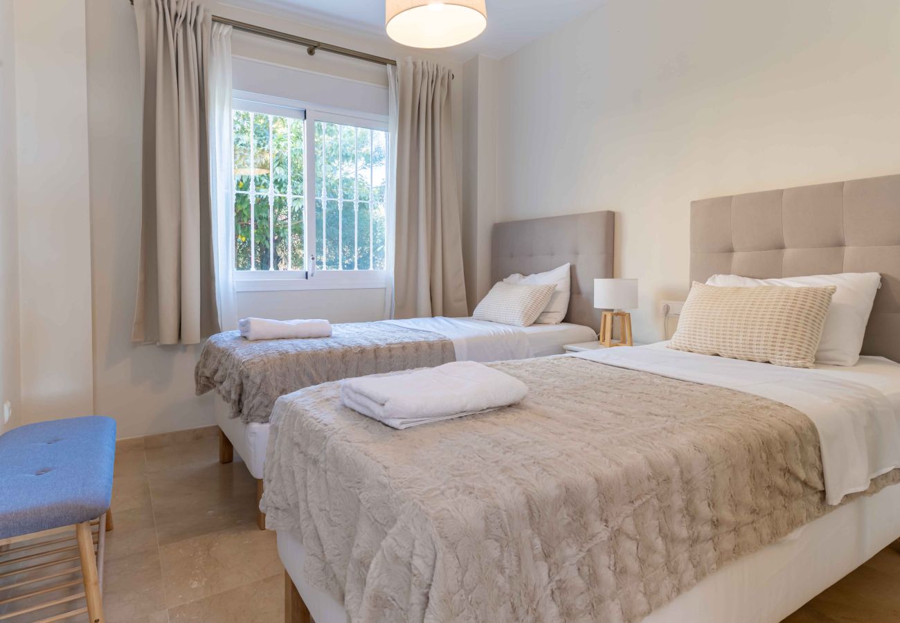 Apartment in Mijas Costa - Sunny terrace with Sea view and direct access to the pool