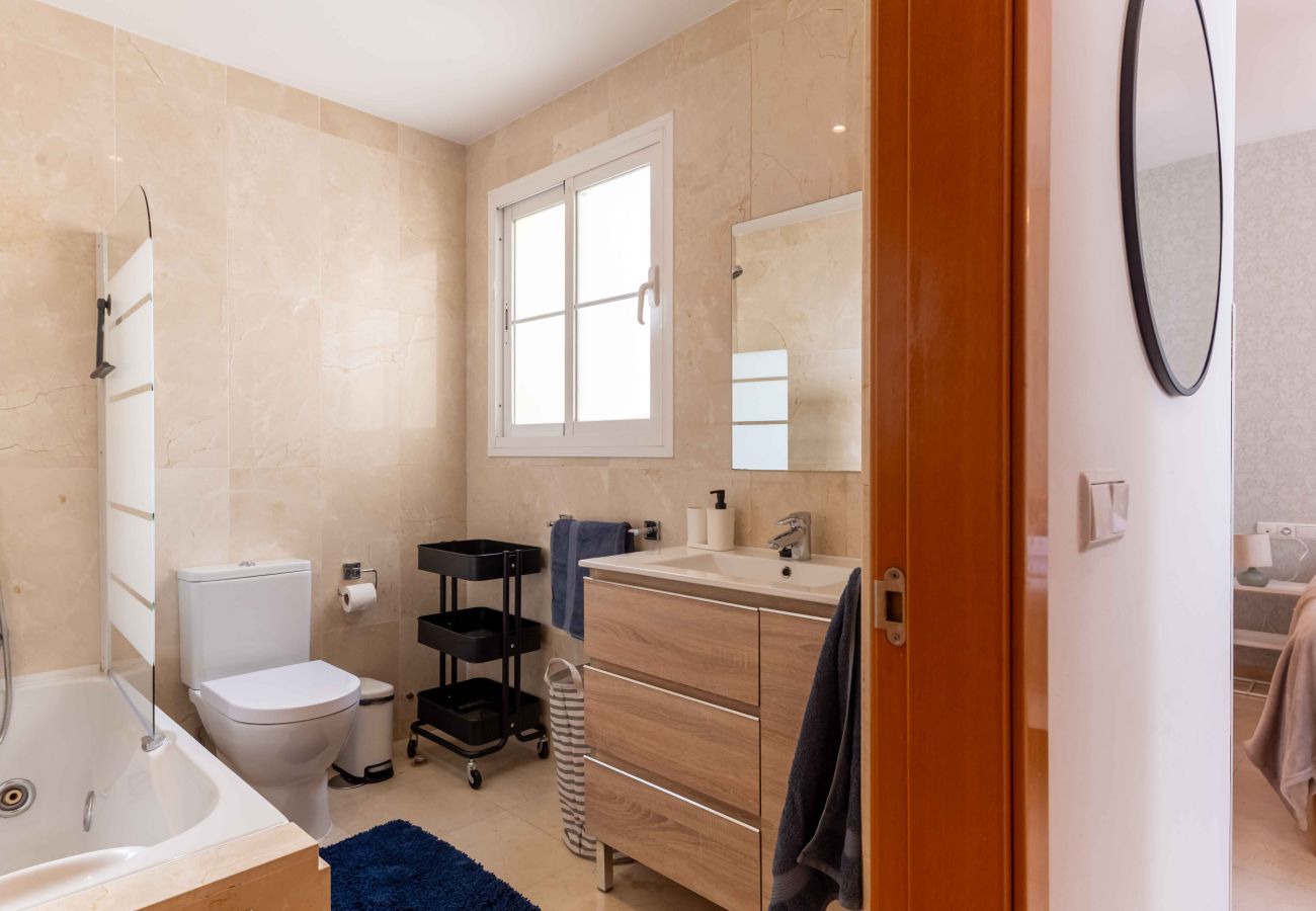 Apartment in Benalmádena - Penthouse with lovely view, close to Golf, Restaurants and Beach