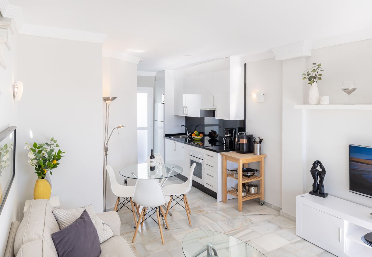 Terraced House in Marbella - Family Holiday Resort, heated pool, restaurant, playground, gym and much more! 