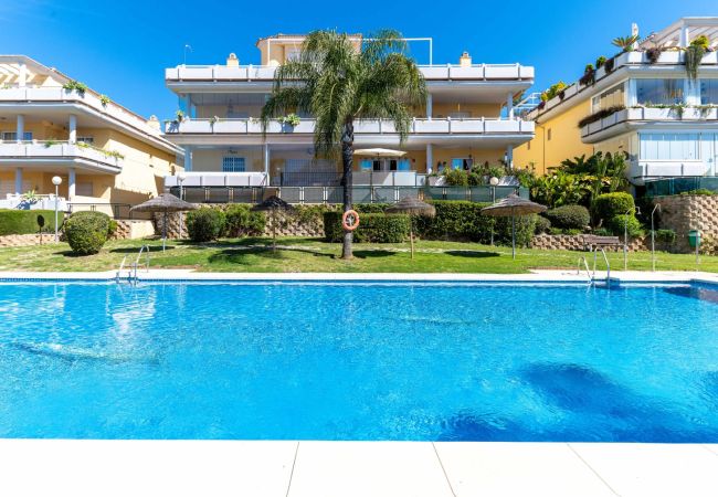 Apartment in Marbella - Stylish Modern Holiday home. Easy Walk to Cabopino Beach & Marina