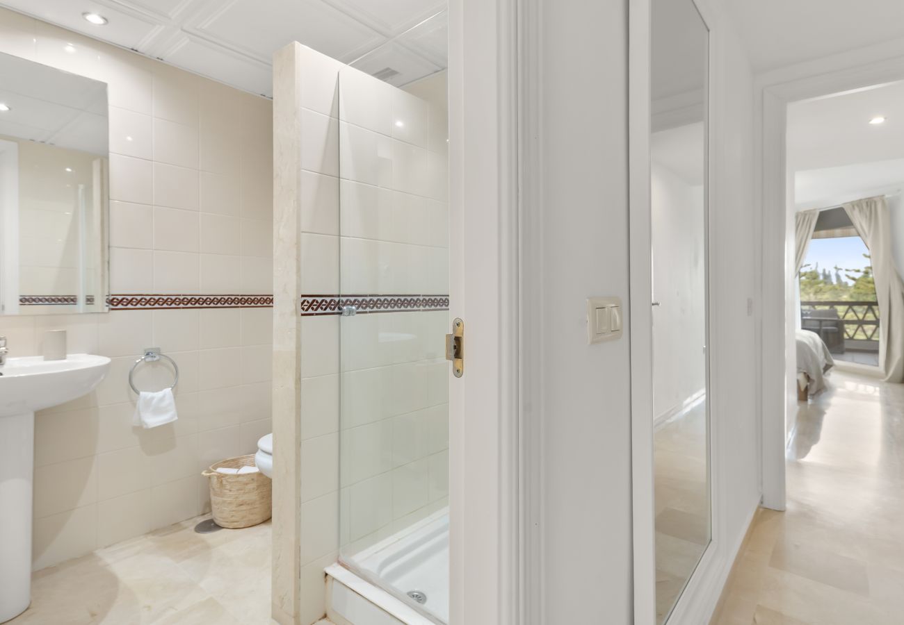 Apartment in Mijas - Frontline Golf Retreat with Heated Pool, Lake Views and Beautiful Sunsets