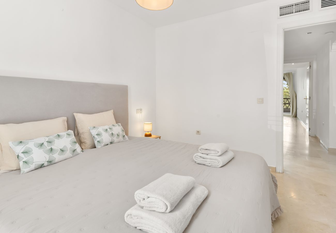 Apartment in Mijas - Frontline Golf Retreat with Heated Pool, Lake Views and Beautiful Sunsets