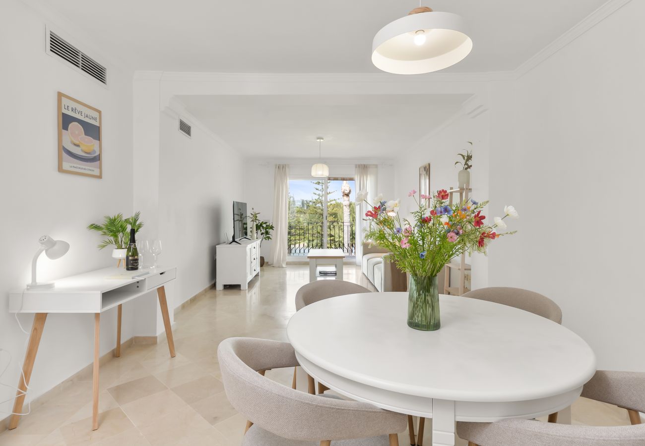 Apartment in Mijas - Frontline Golf Retreat with Heated Pool, Lake Views and Beautiful Sunsets