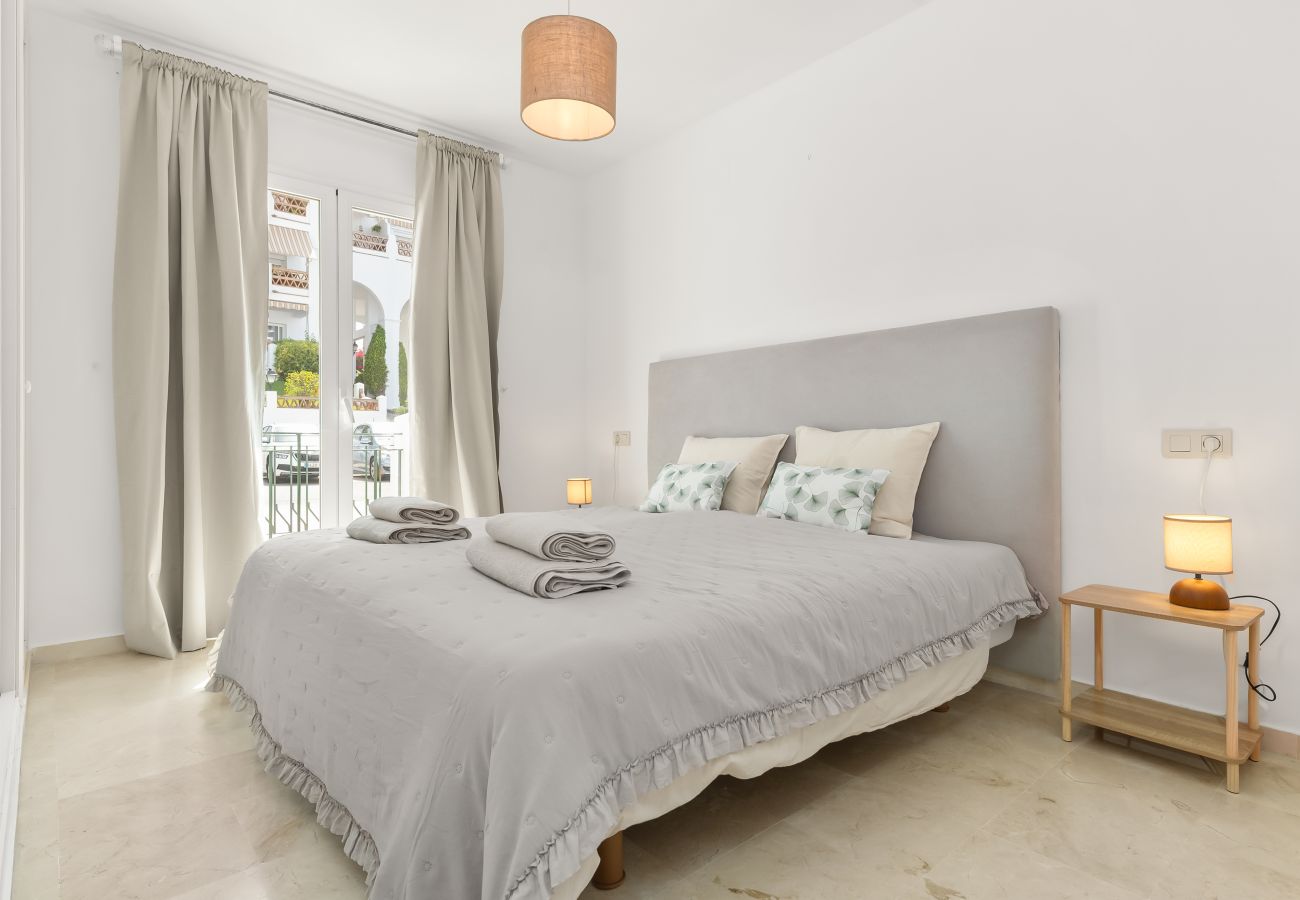 Apartment in Mijas - Frontline Golf Retreat with Heated Pool, Lake Views and Beautiful Sunsets