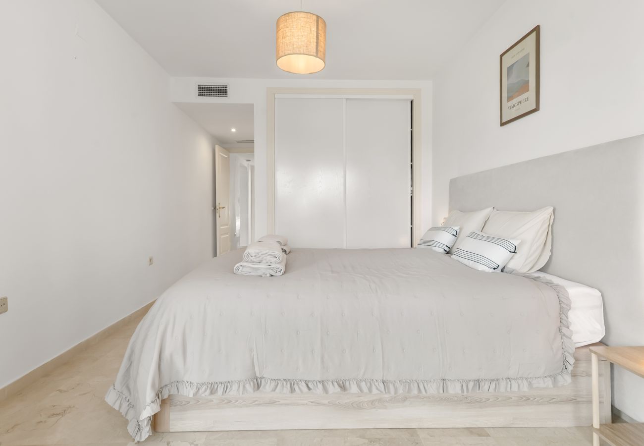 Apartment in Mijas - Frontline Golf Retreat with Heated Pool, Lake Views and Beautiful Sunsets