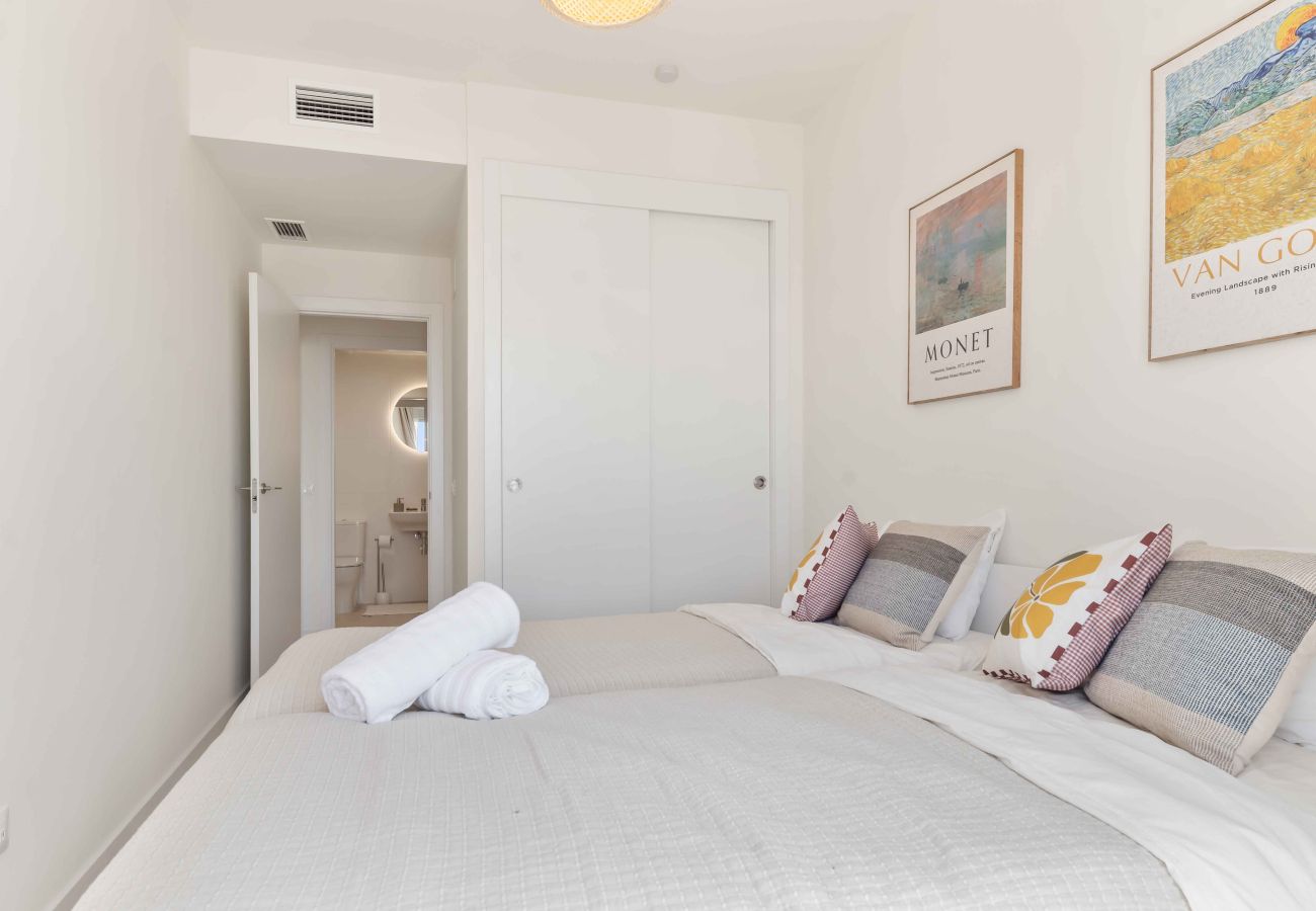 Apartment in Estepona - Modern New built Holiday home with Sea view, Pool, Gym and Kids Playground
