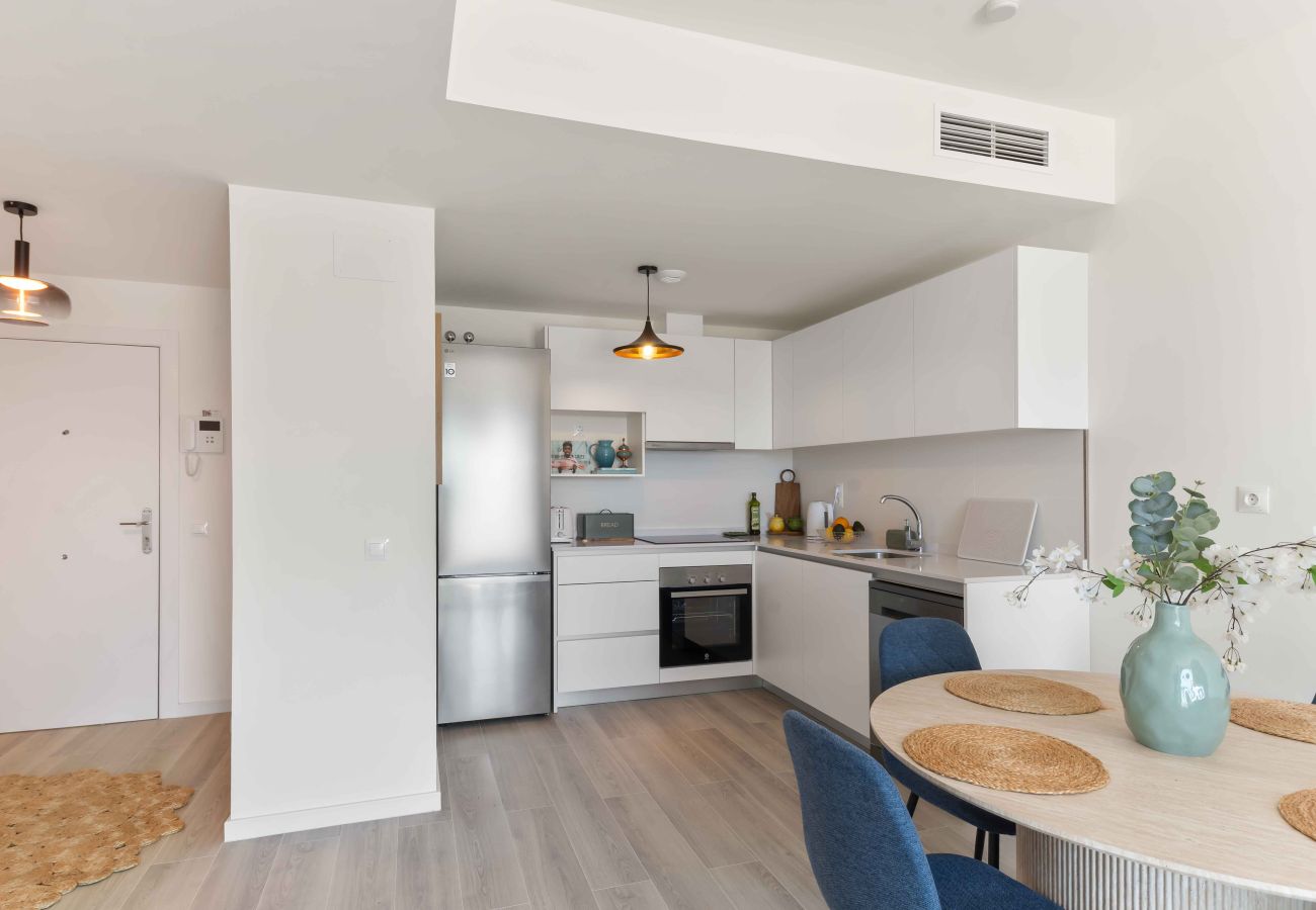 Apartment in Estepona - Modern New built Holiday home with Sea view, Pool, Gym and Kids Playground