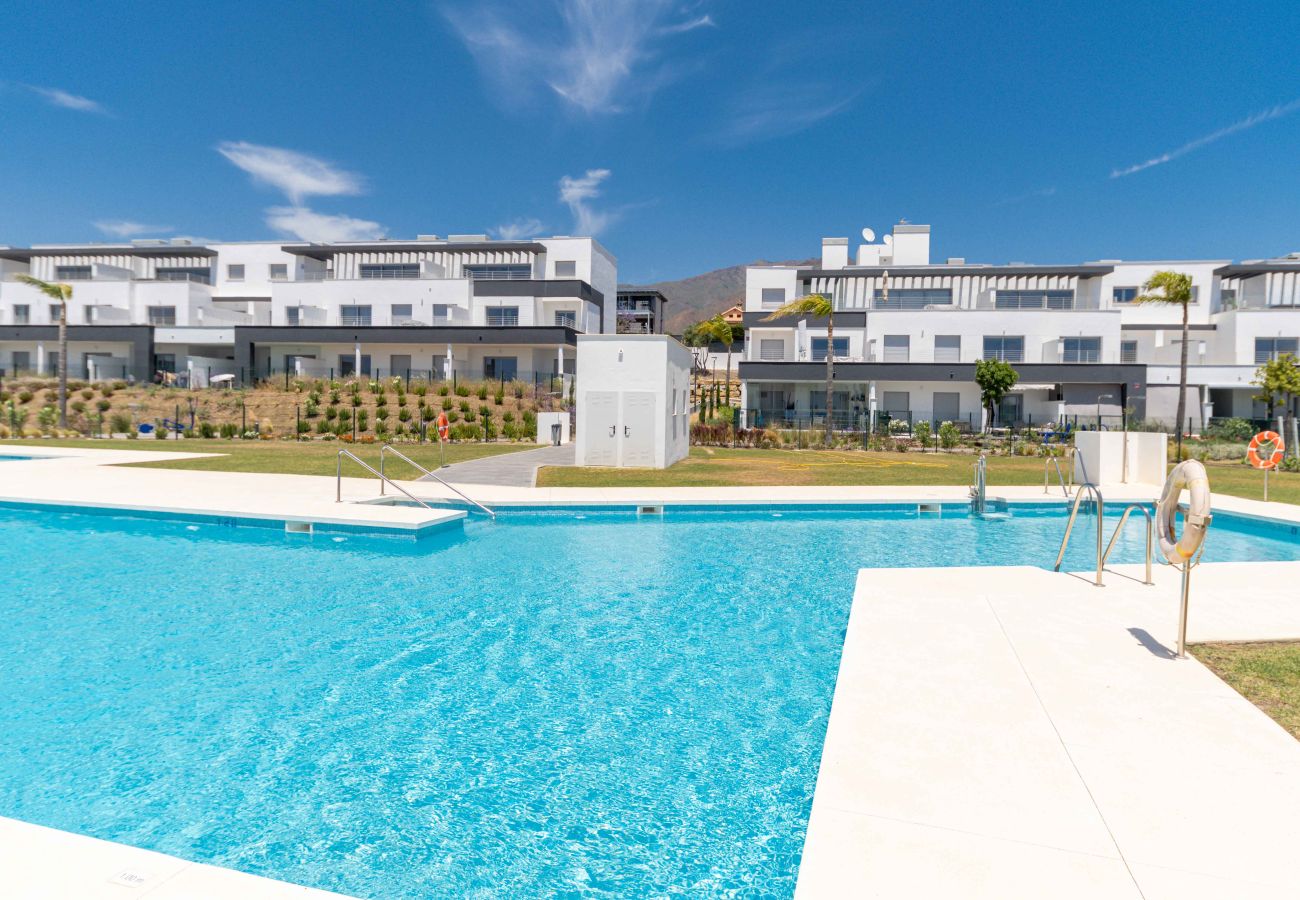 Apartment in Estepona - Modern New built Holiday home with Sea view, Pool, Gym and Kids Playground