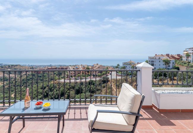 Apartment in Mijas Costa - Magical Sea and Mountain Views with Pool, close to Local Restaurants, Shop, Padel and Golf